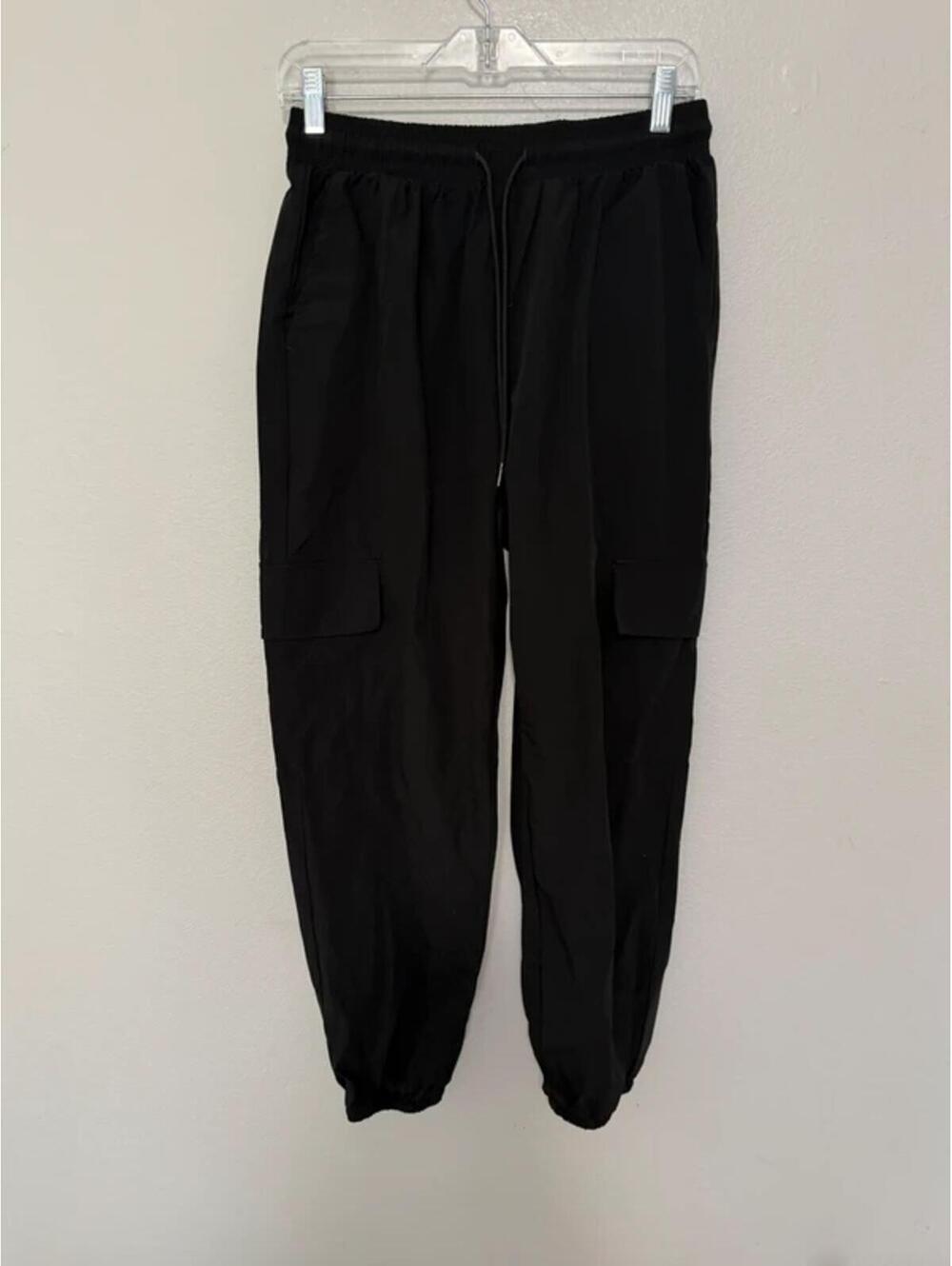 Halara cargo joggers size medium